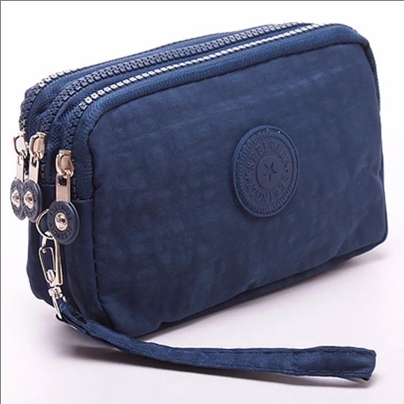 🎄 Nice size wallets wristlets🎄 - Picture 1 of 9